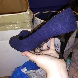 Fioni Blue Velvet Pumps